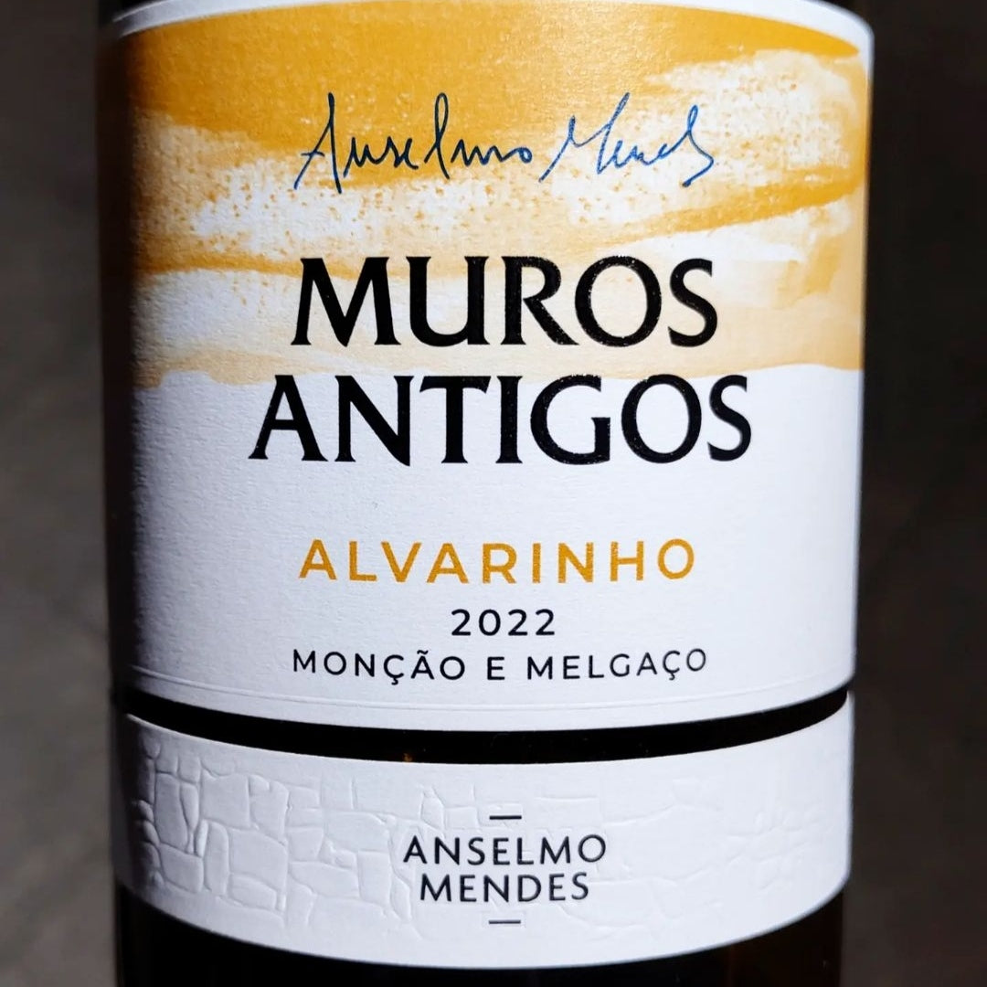 MUROS ANTIGOS ALVARINHO White 2023