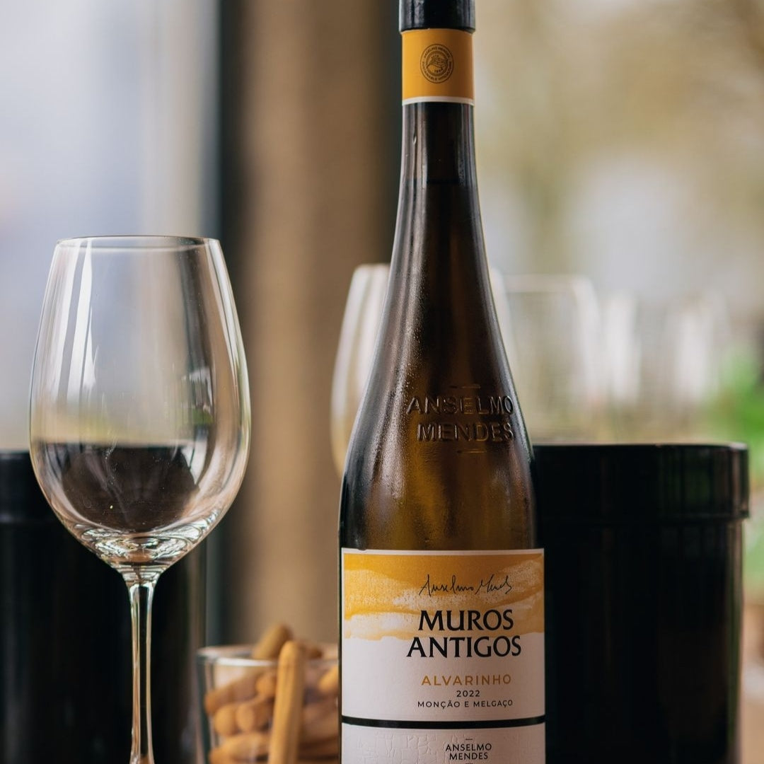 MUROS ANTIGOS ALVARINHO White 2023